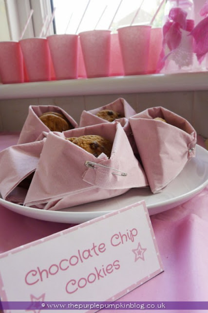 Strawberry Milk & Chocolate Chip Cookies for a Baby Shower at The Purple Pumpkin Blog