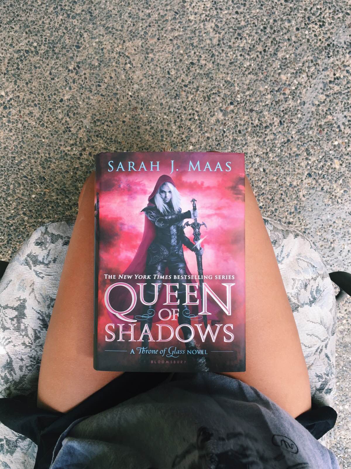 Vibin With Books Queen of Shadows by Sarah J. Maas