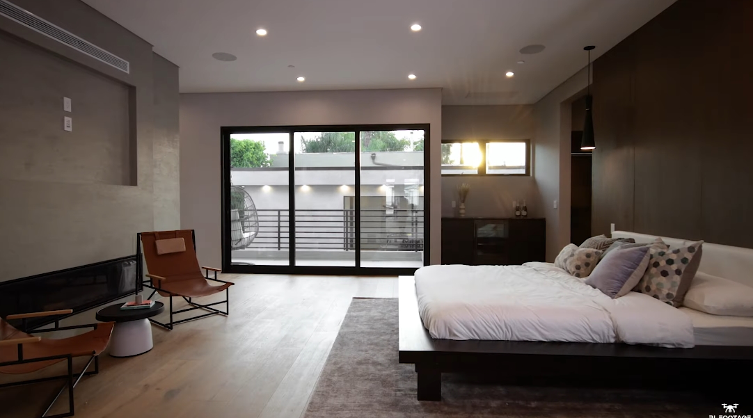 32 Interior Design Photos vs. 831 N Curson Ave, Los Angeles Luxury Home Tour