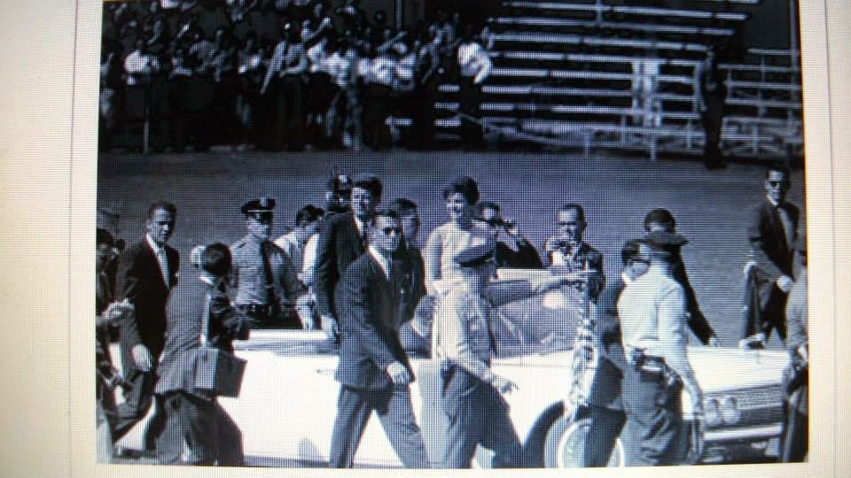 Agents Landis, Hill, Lilley, Pontius, and others surround JFK's limo (with Jackie)