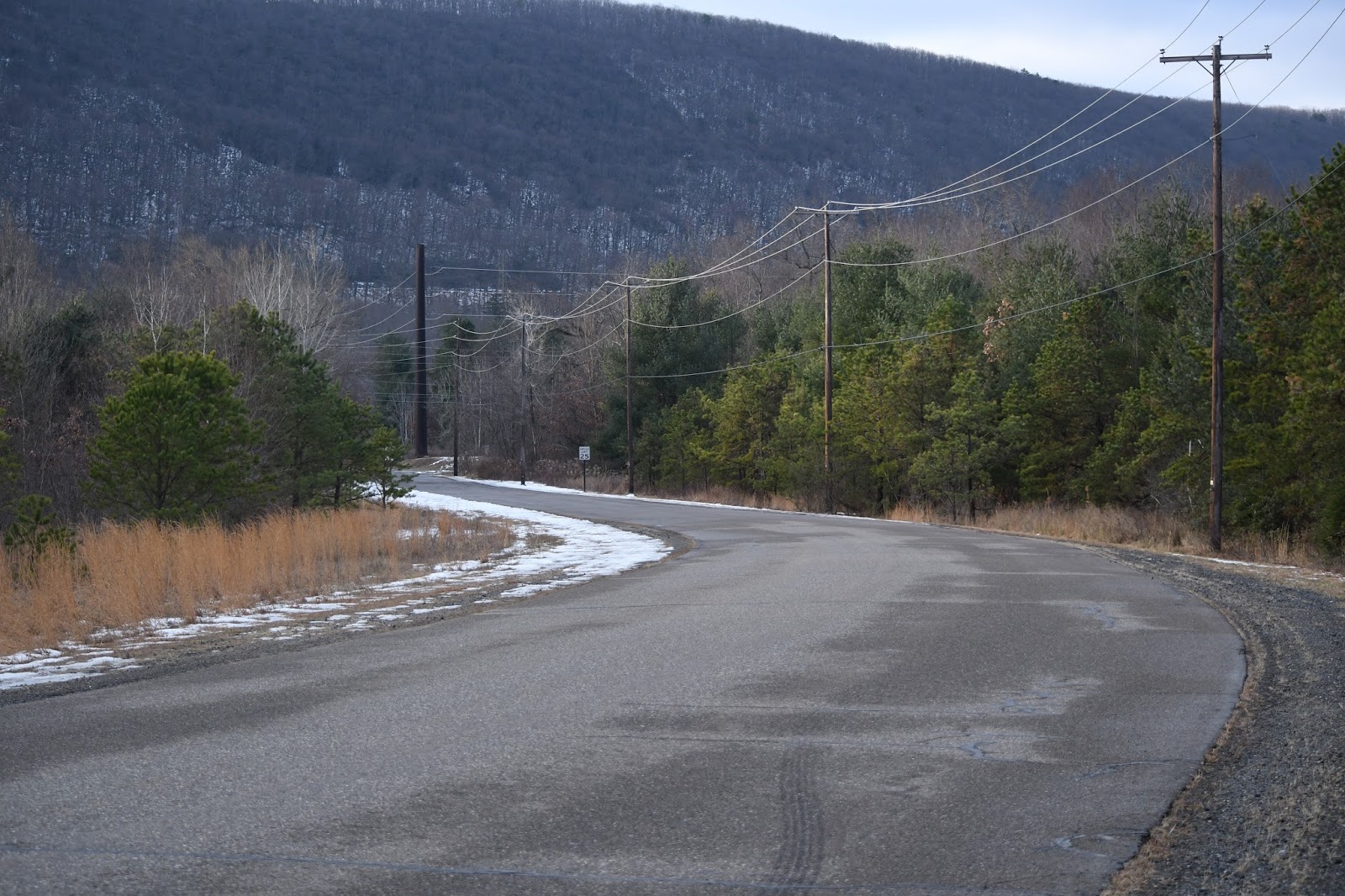 Taking Out the Trash in Eastern PA Nesquehoning (25Dec2016)