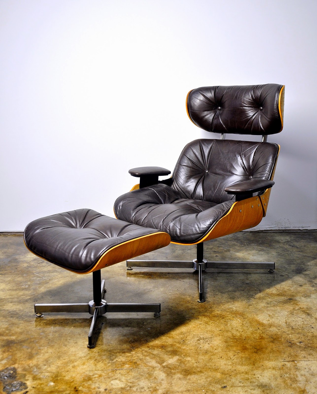 em lounge chair & ottoman