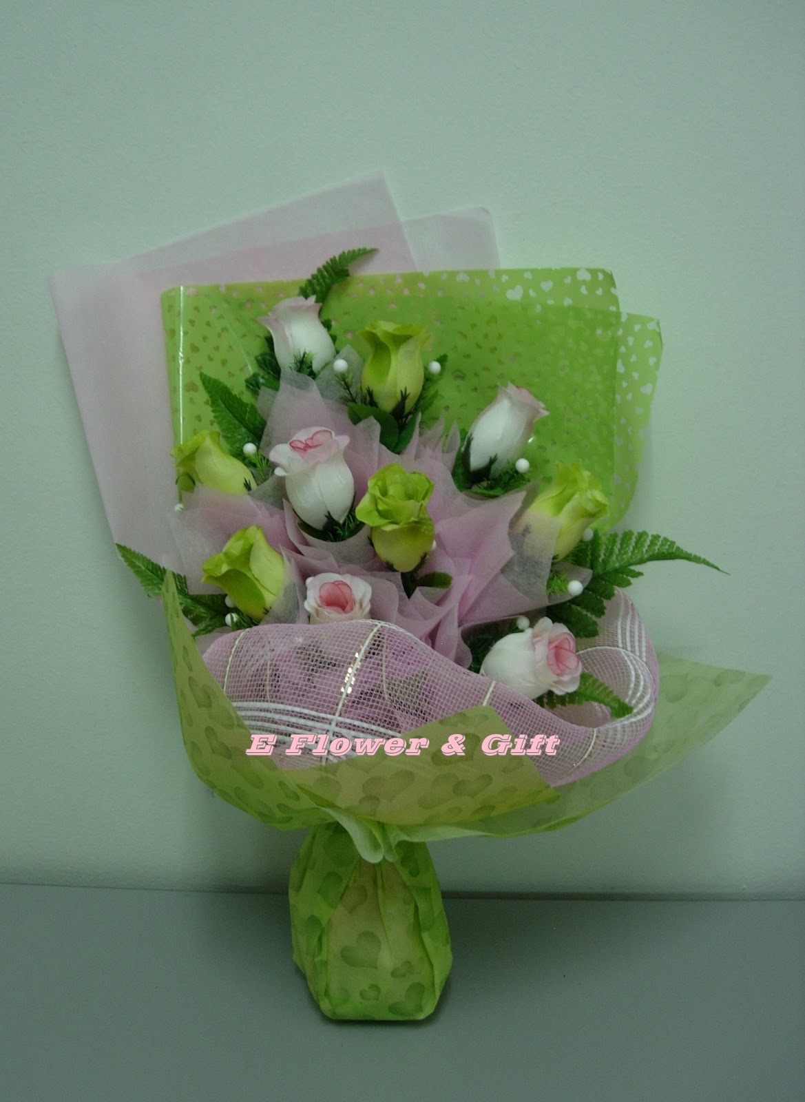 E Flower & Gift Hand Bouquet Artificial flower