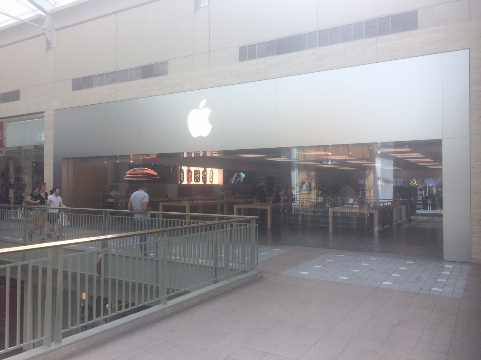 Lenox Square - Apple Store - Apple