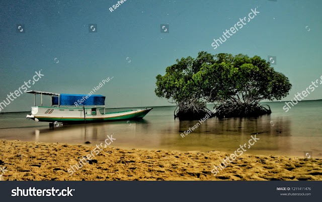  Royalty-free stock photo - Long exposure the traditional boat - Image 