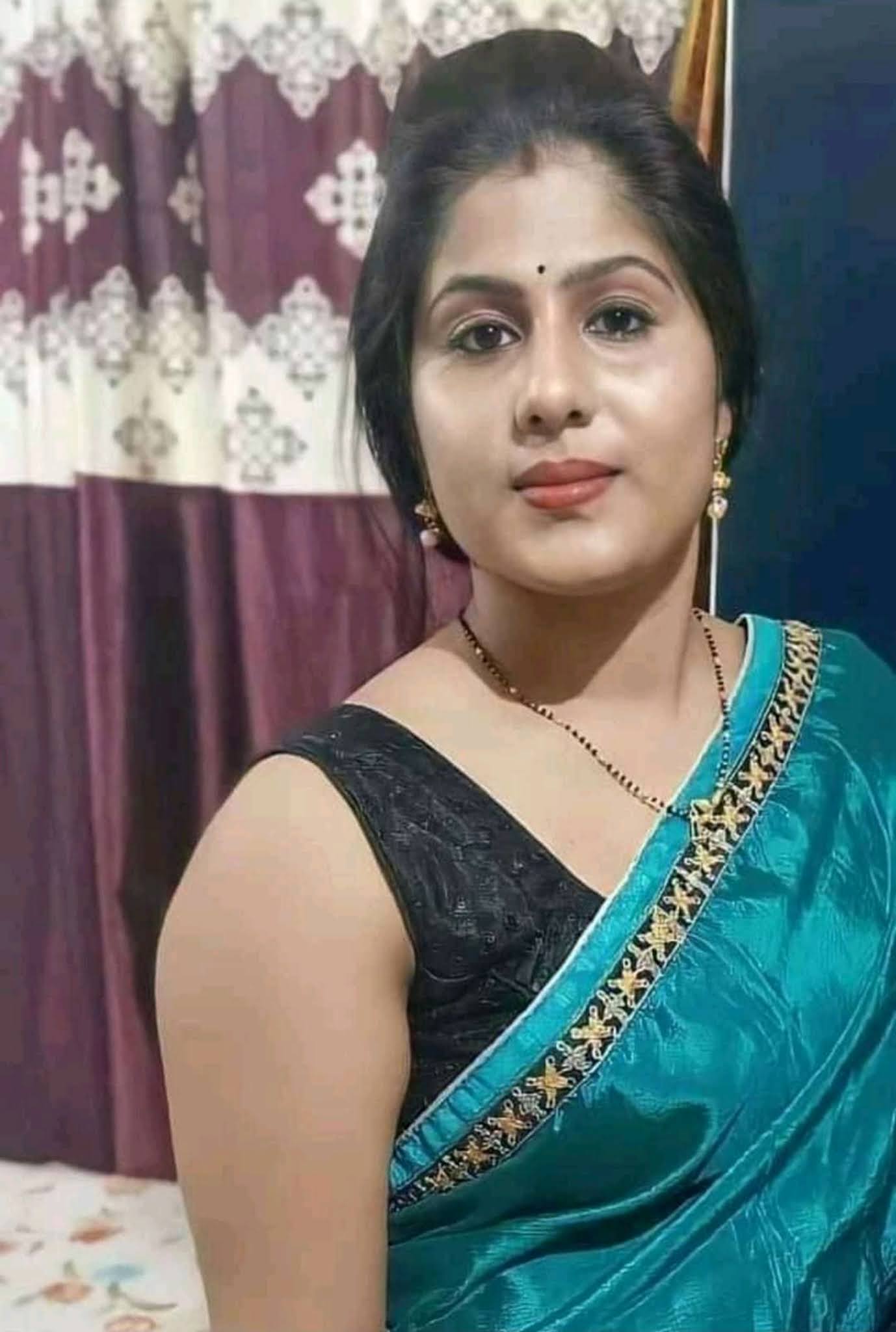 Photos tamil aunties Celebrity trends