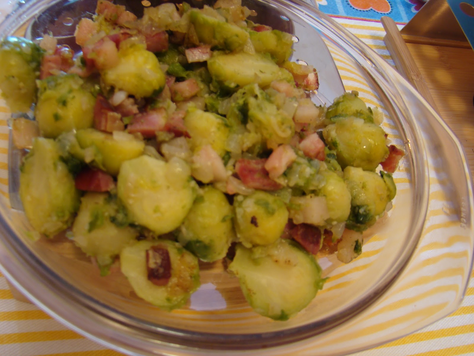 Bons Petiscos Couves de Bruxelas salteadas com bacon