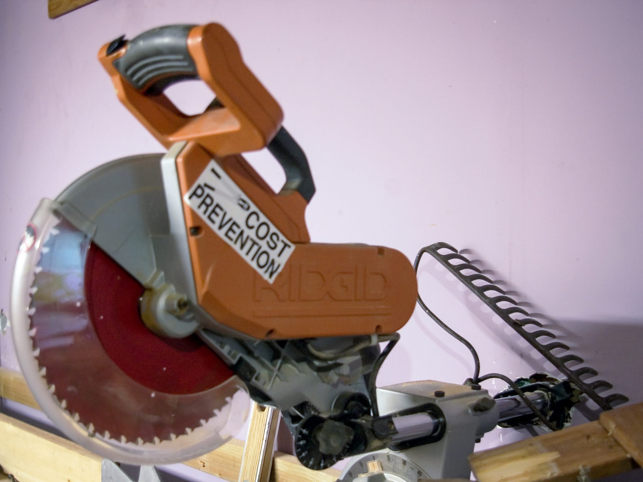 NEW SAVANNA Friday Fotos The circular saw at 51 Pacific