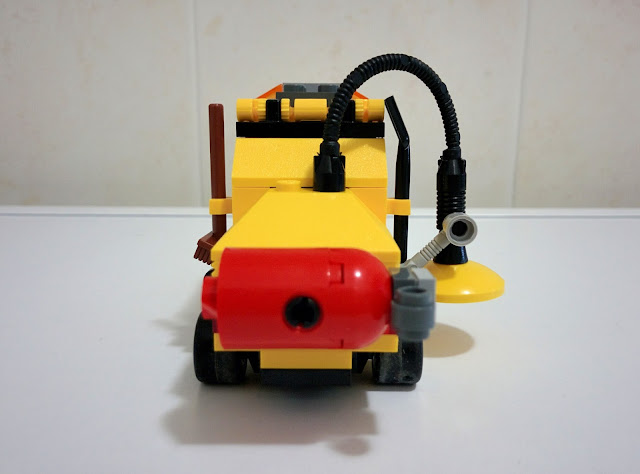 LEGO set 7242 spazzatrice - street sweeper