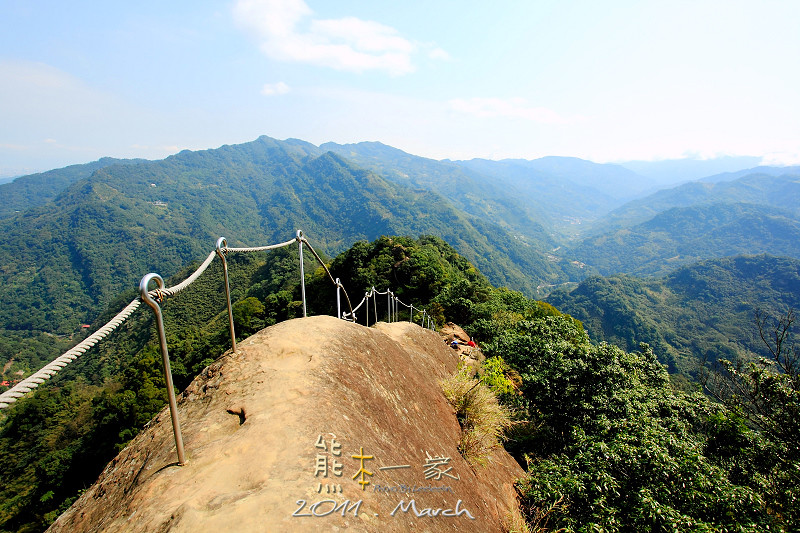 三峽五寮尖登山|踩在腳下的山陵線|牛背脊山線