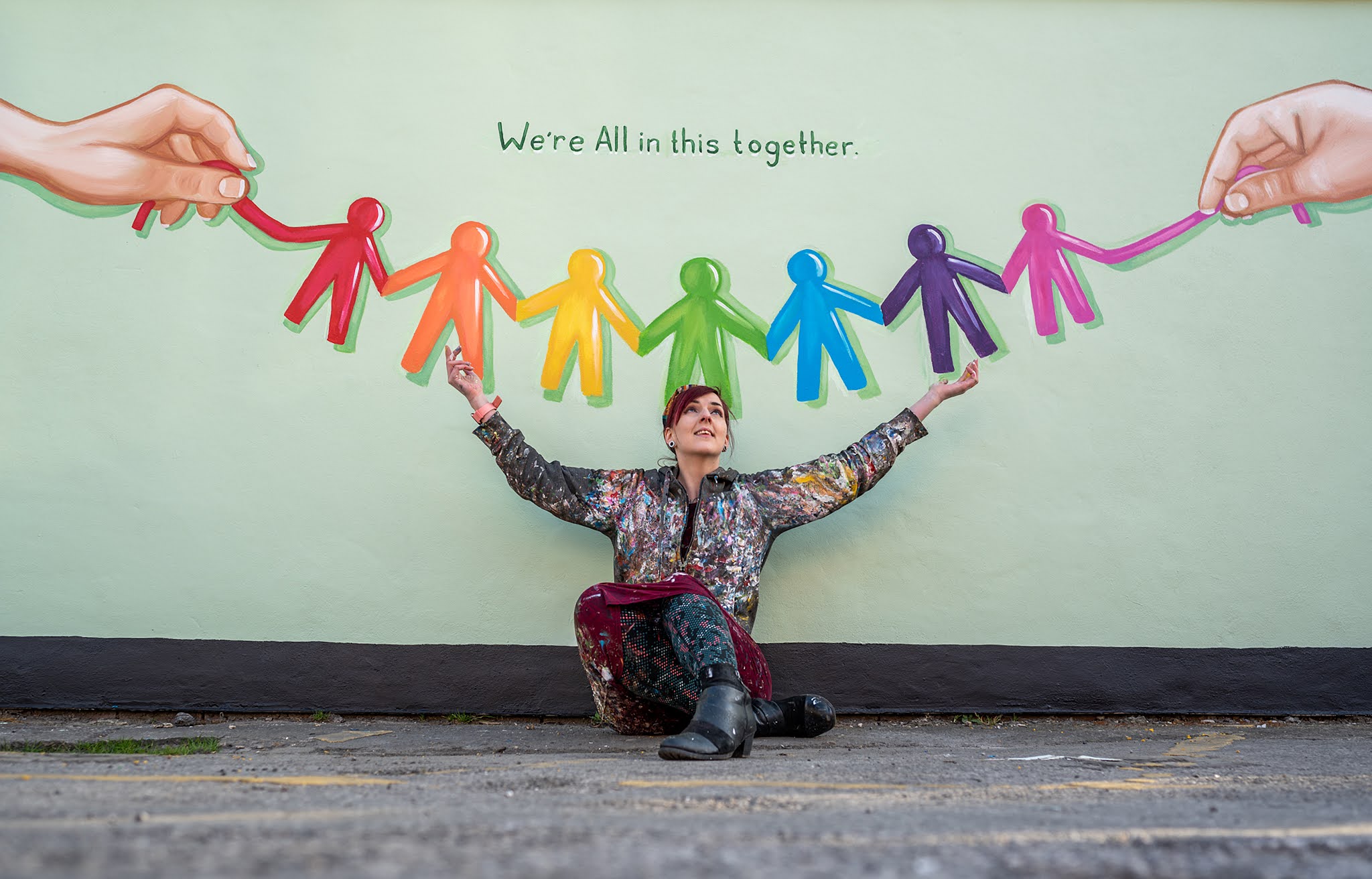 We can надпись. Do this together. Lets do it картинки. друзья обнимаются. Do this together.