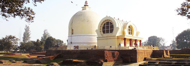 India travel - peaceful days on immense Buddha land