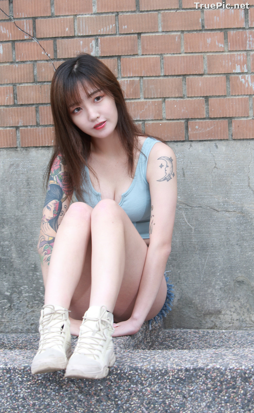 Image Taiwanese Lovely and Sexy Girl – 泱泱 - Low Top and Jeans Pants - TruePic.net - Picture-52