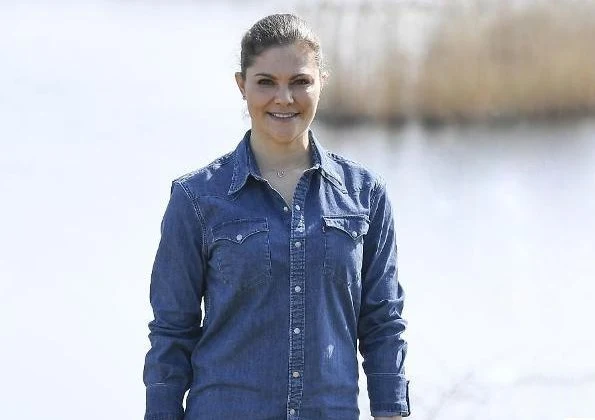 Sixth hiking of Crown Princess Victoria in Sweden takes place in Närke. Governor Maria Larsson welcomed Crown Princess Victoria to Närke