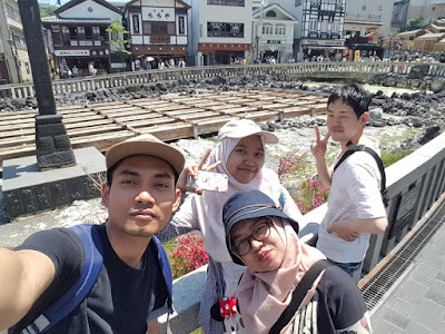 Pengalaman mandi onsen: wajib bugil