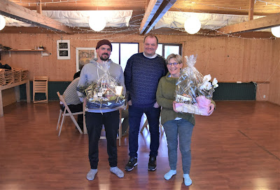 f.v. Hallur Hansen, fráfarandi formaður. Brandur í Dali, formaður. Elspa Petersen, fráfarandi næstforkvinna
