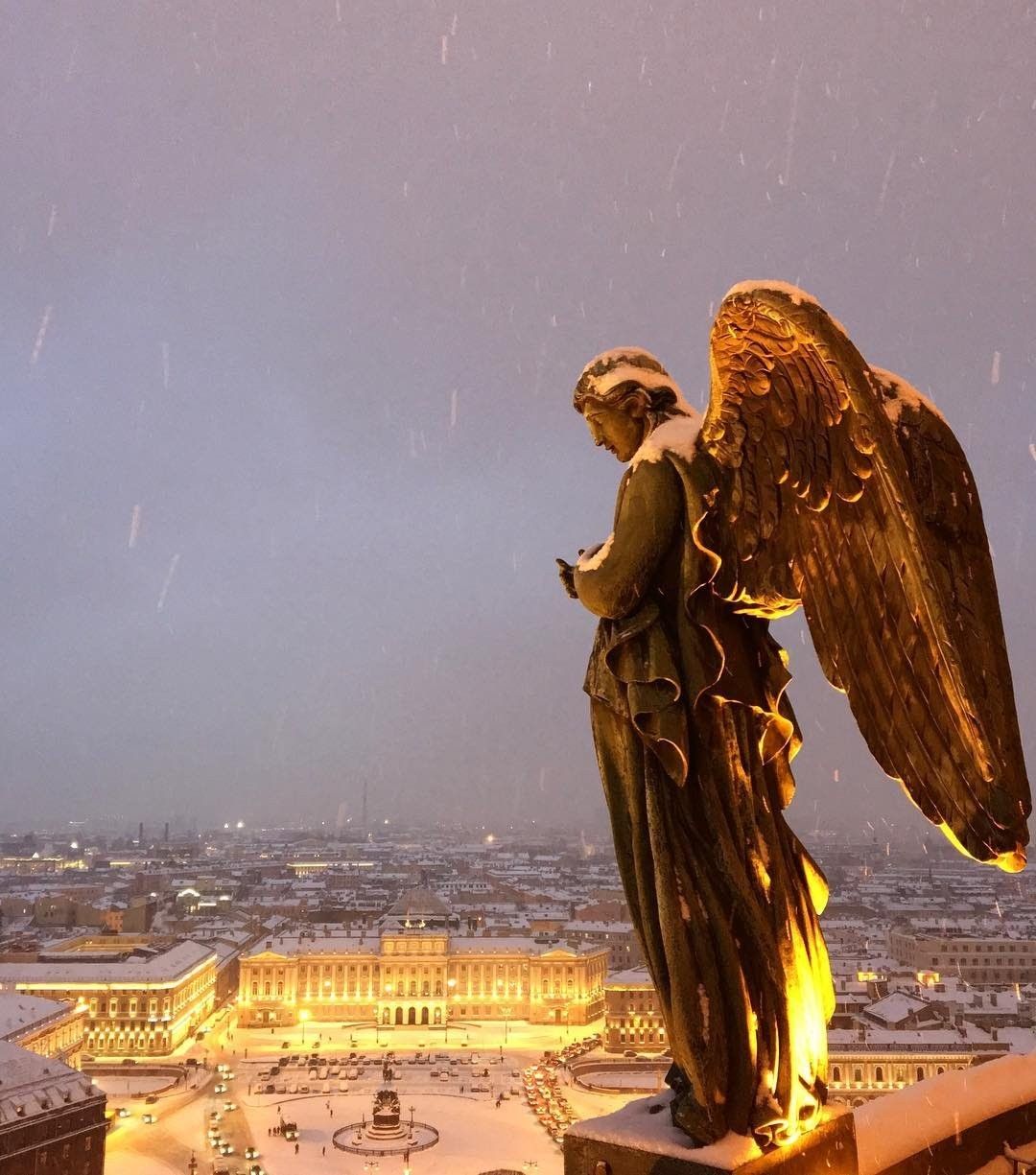 Ангелы на исаакиевском соборе в санкт петербурге Ангелы на исаакиевском соборе в санкт петербурге