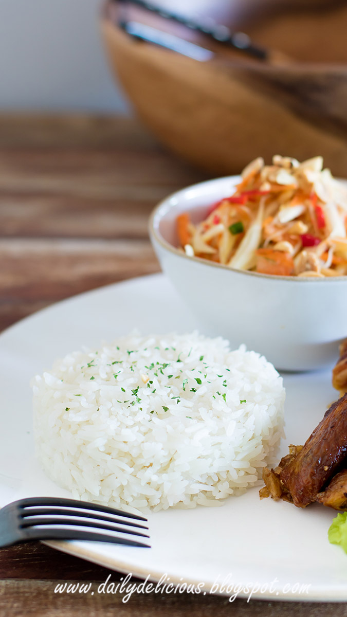 dailydelicious COCONUT RICE WITH PAPAYA SALAD
