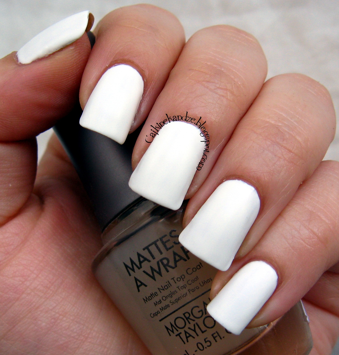 Taylor All White Now Cajkine kandže i sve njihove boje