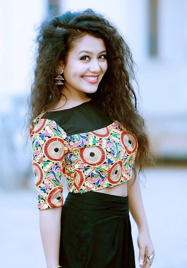 Neha Kakkar Hot Navel Show Pics | JOLLYWOLLYWOOD.COM | MOVIES | GOSSIPS