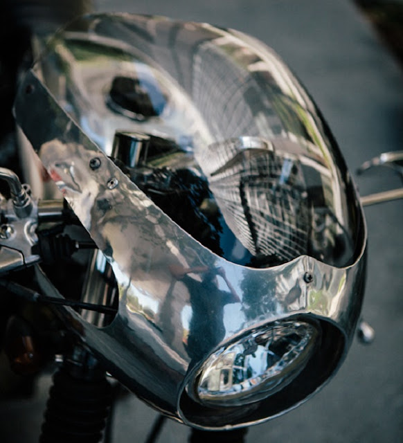 Yamaha SR400 độ Cafe Racer kiểu thập niên 70 Yamaha SR400 độ Cafe Racer kiểu thập niên 70