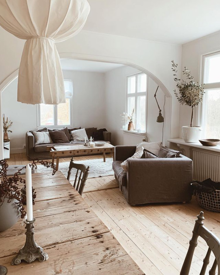 An Idyllic Red and White Swedish Farmhouse In The Countryside