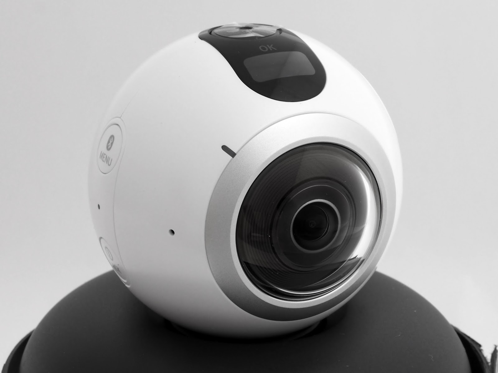 レビュー】Samsung 360度カメラ Gear 360 SM-C200 の 使い方・性能