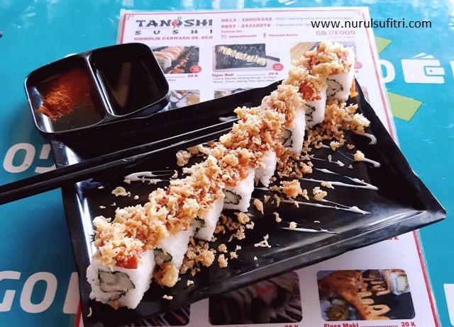 sejarah kuliner tanoshi sushi makanan jepang murah meriah bisa dipesan via go food nurul sufitri review travel lifestyle blogger