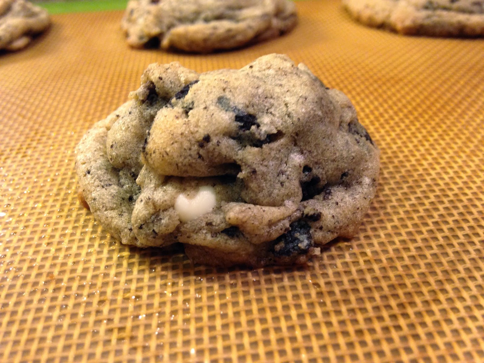 To A Mans Heart & A Womans Thighs Chocolate Chip Oreo Cookies