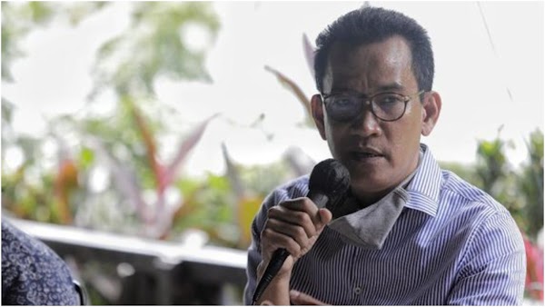 Layak Disanksi Kasus Kerumunan HRS, Refly Minta Jokowi Tegur Mahfud MD
