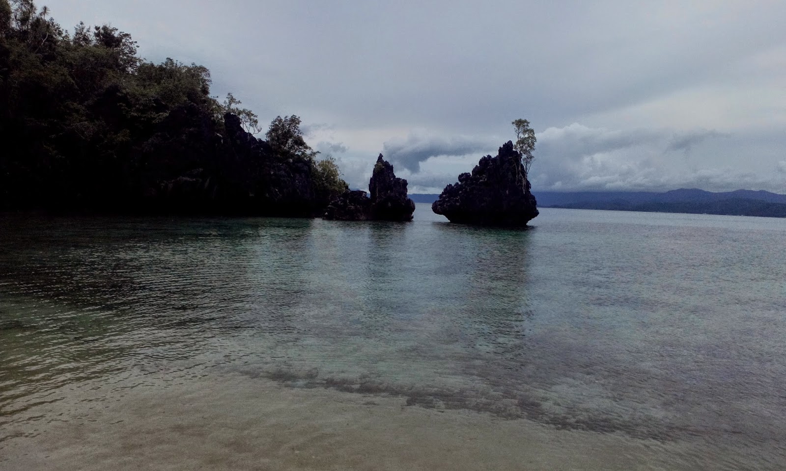 bukit kecil di pulau senja bukit kecil di pulau senja