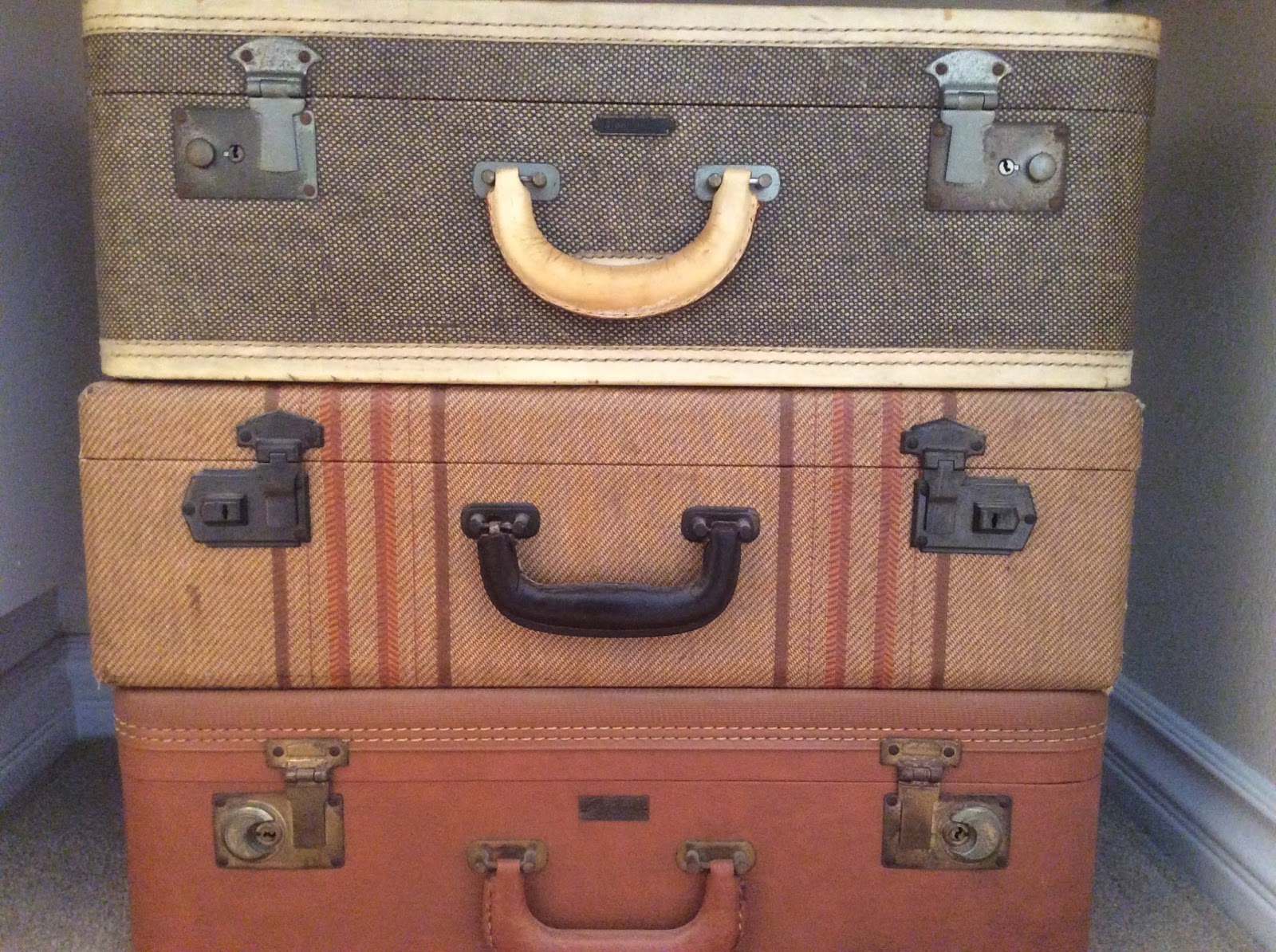 Fresh Vintage by Lisa S How to Paint a Vintage Suitcase