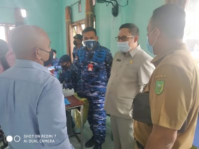 Ketua DPRD Natuna Menghadiri Kegiatan Deteksi Dini Penyebaran Covid-19 di Lingkungan Sekolah Ketua DPRD Natuna Menghadiri Kegiatan Deteksi Dini Penyebaran Covid-19 di Lingkungan Sekolah