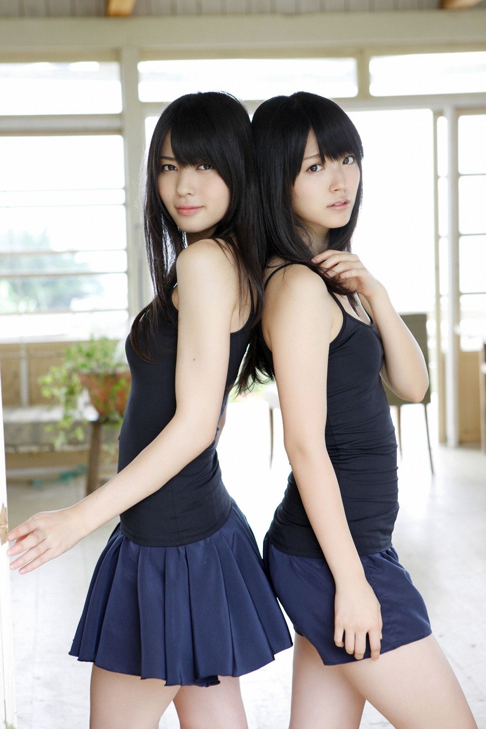 Lesbian японские. Airi Suzuki and Maimi Yajima. Азиатские близняшки. Азиатские Близнецы. Японские сладкие девочки.