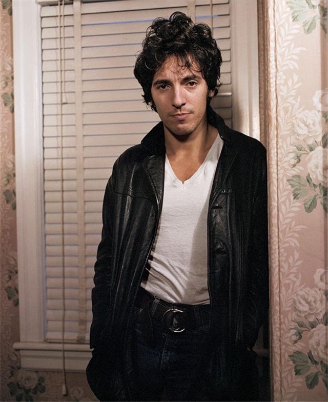 bruce-springsteen-1970s-30.jpg