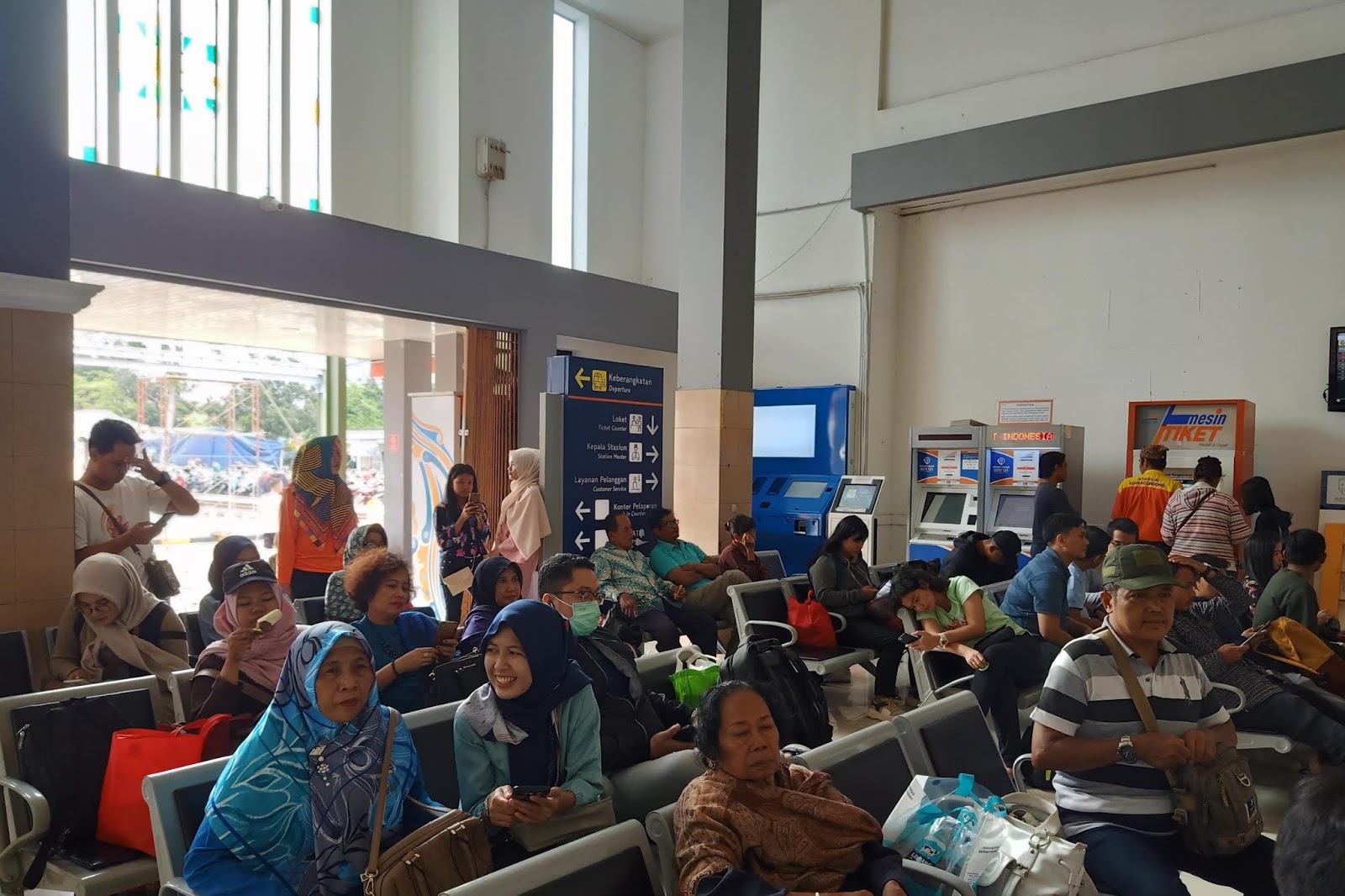 Stasiun Kiaracondong Kondektur Kai