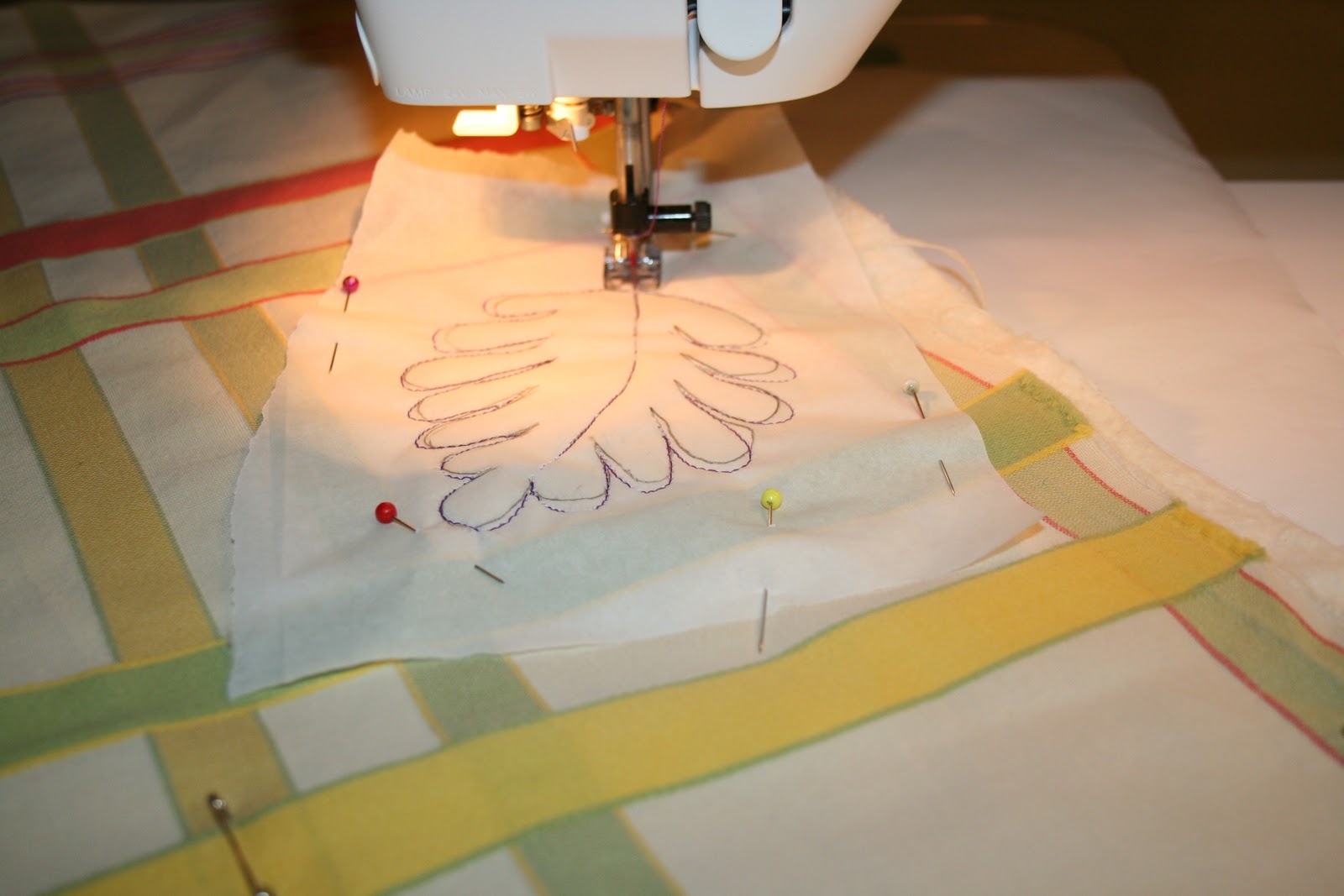 The FMQ Challenge Machine Quilting Made Easy by Maurine Noble