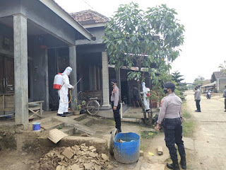 Pasukan Brimob Mabes Polri Turun Ke Mayong Bantu Semprot Disinfektan Ke Pemukiman Warga 1 FB IMG 1623837046211
