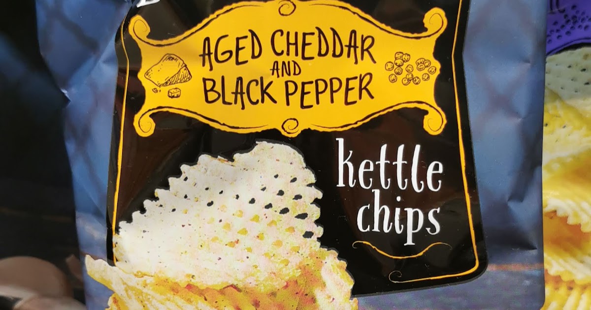 Specially Selected Lattice Cut Aged Cheddar and Black Pepper Kettle