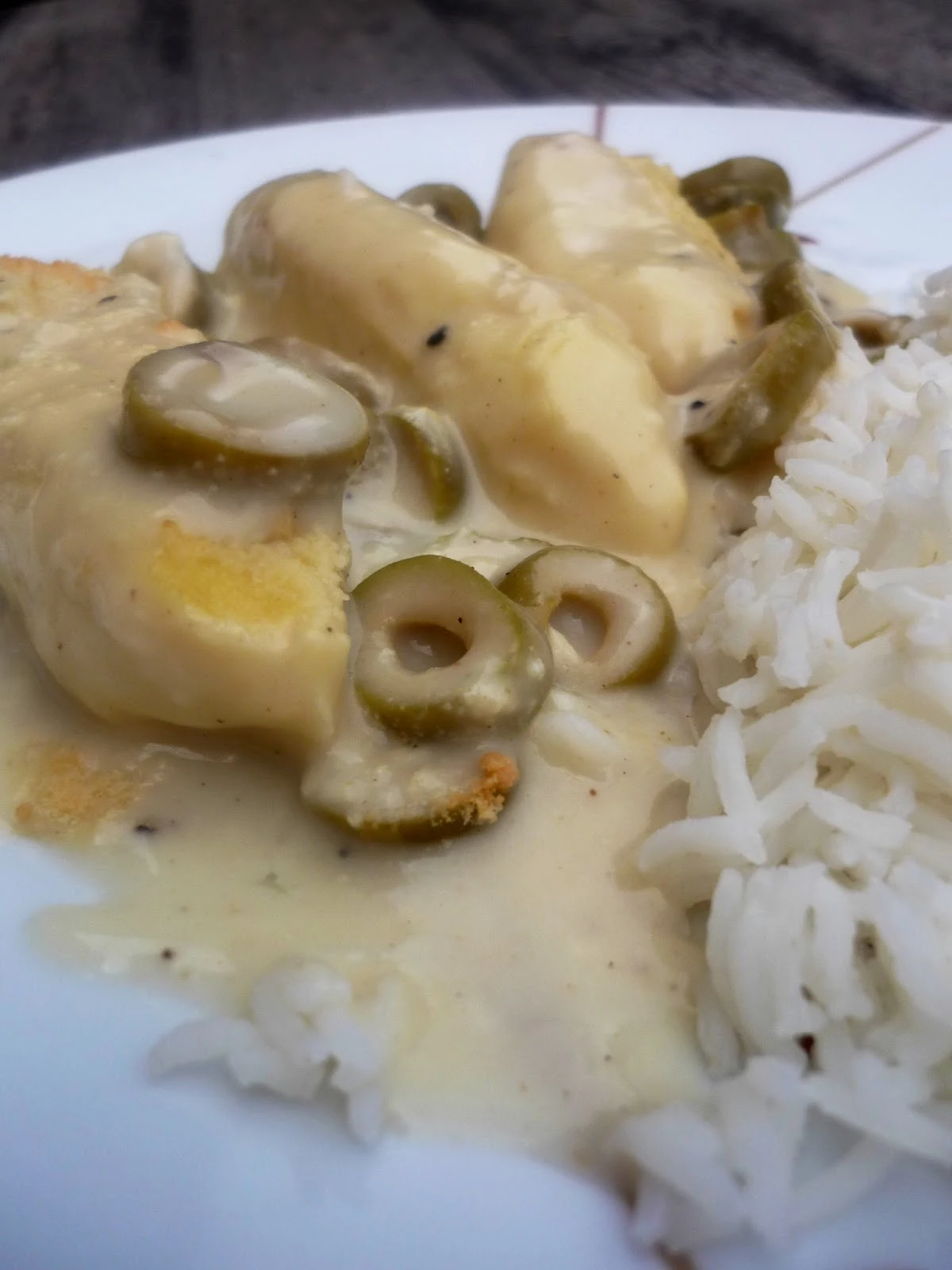 La Bonne Graille: Quenelles sauce béchamel et olives