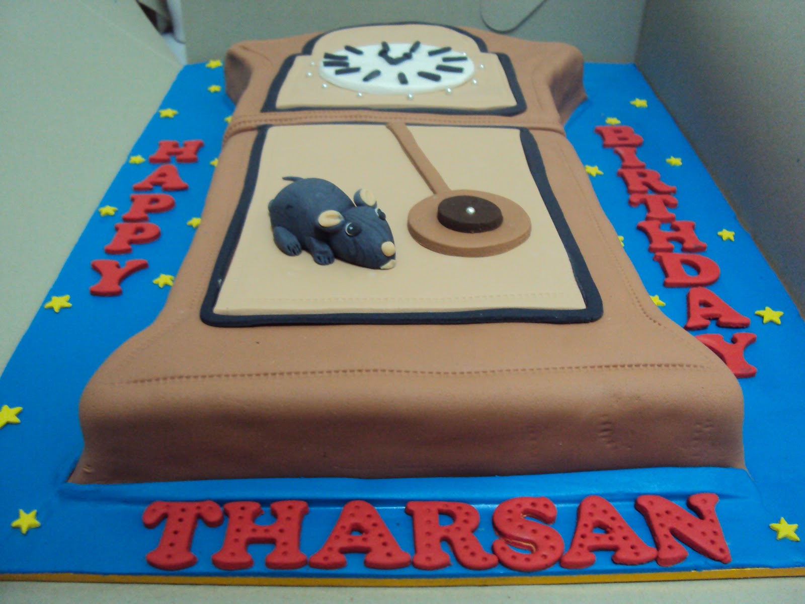 L'mis Cakes & Cupcakes Ipoh Contact 0125991233 Grandfather Clock Cake