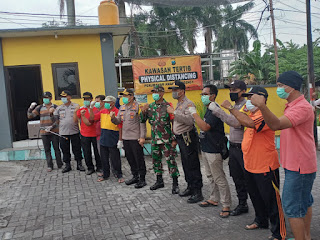 Kapolres Adewira Kunjungi Perum Sadar Phisical Distancing Kapolres Adewira Kunjungi Perum Sadar Phisical Distancing