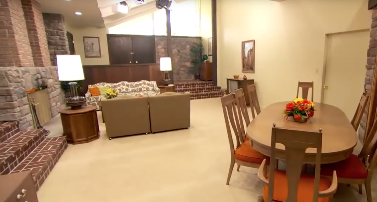 Live In The REAL Brady Bunch House - #IHeartHollywood