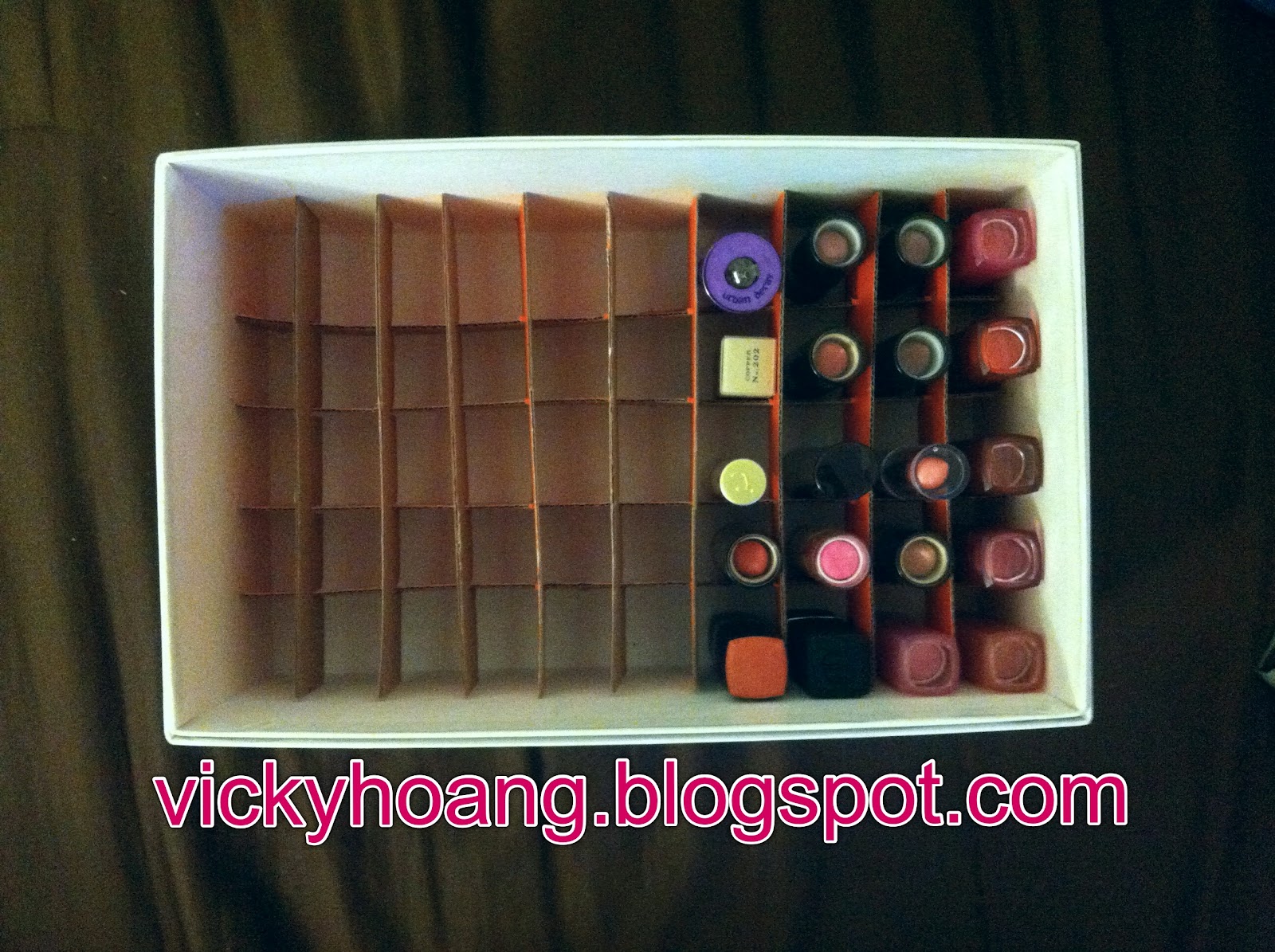 DIY Lipstick Holder Caught in a Daze