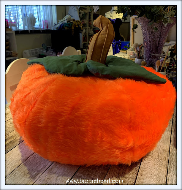 The Pumpkin Pouffe with Catnip Leaves and Kicker Stalk Creepy Crafting with Cats ©BionicBasil®Halloween Special