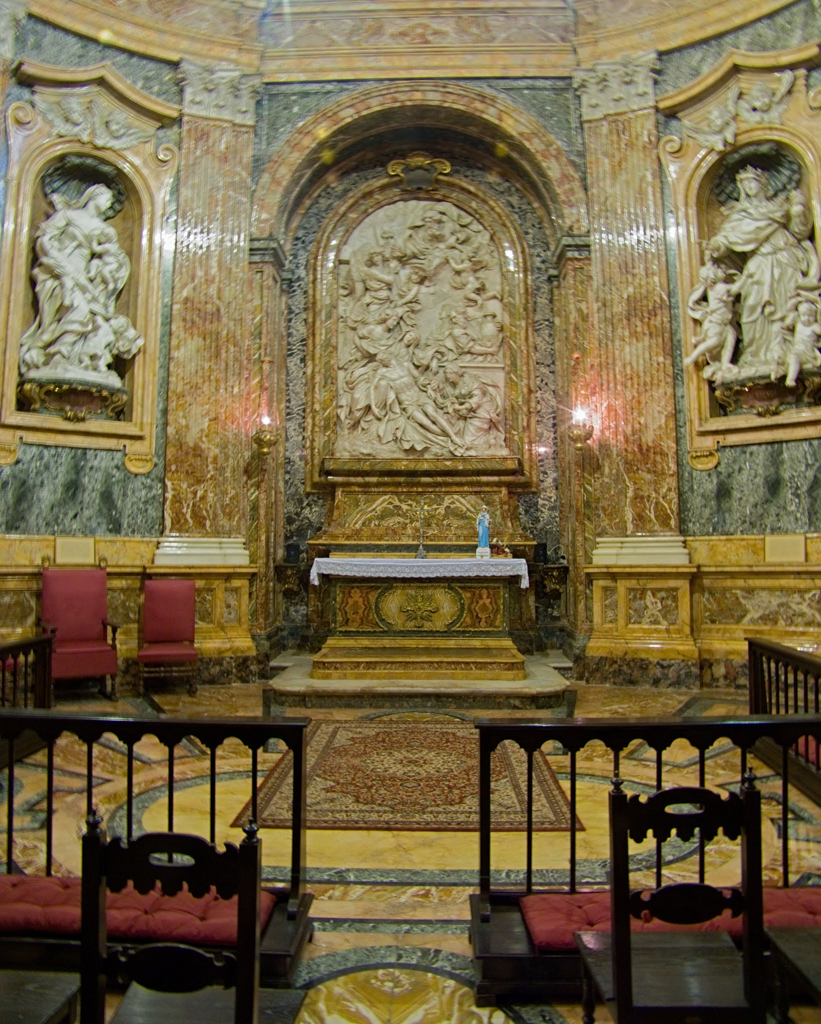 La Cappella al Monte di Pietà Pazza di Roma La Cappella al Monte di Pietà Pazza di Roma