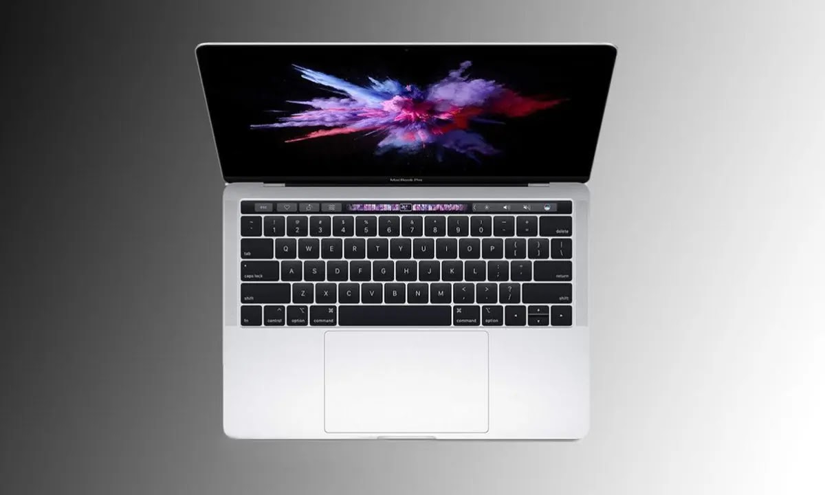4. MacBook Pro 13 (2020) - أفضل كمبيوتر محمول لمستخدمي iPhone