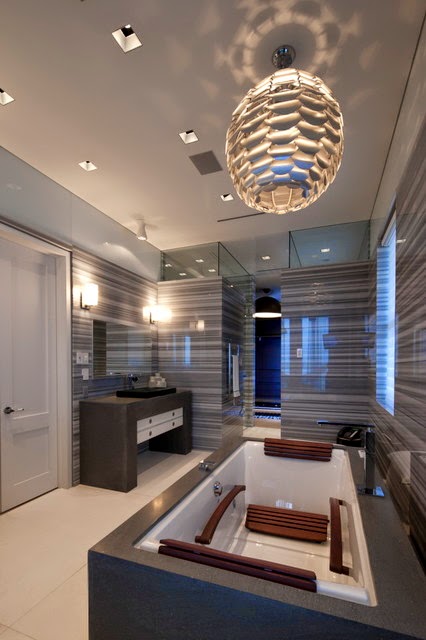 Espectaculares baños con paredes a rayas - Colores en Casa