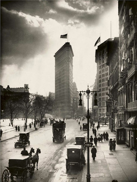 Flatiron building Manhattan New York City randommusings.filminspector.com