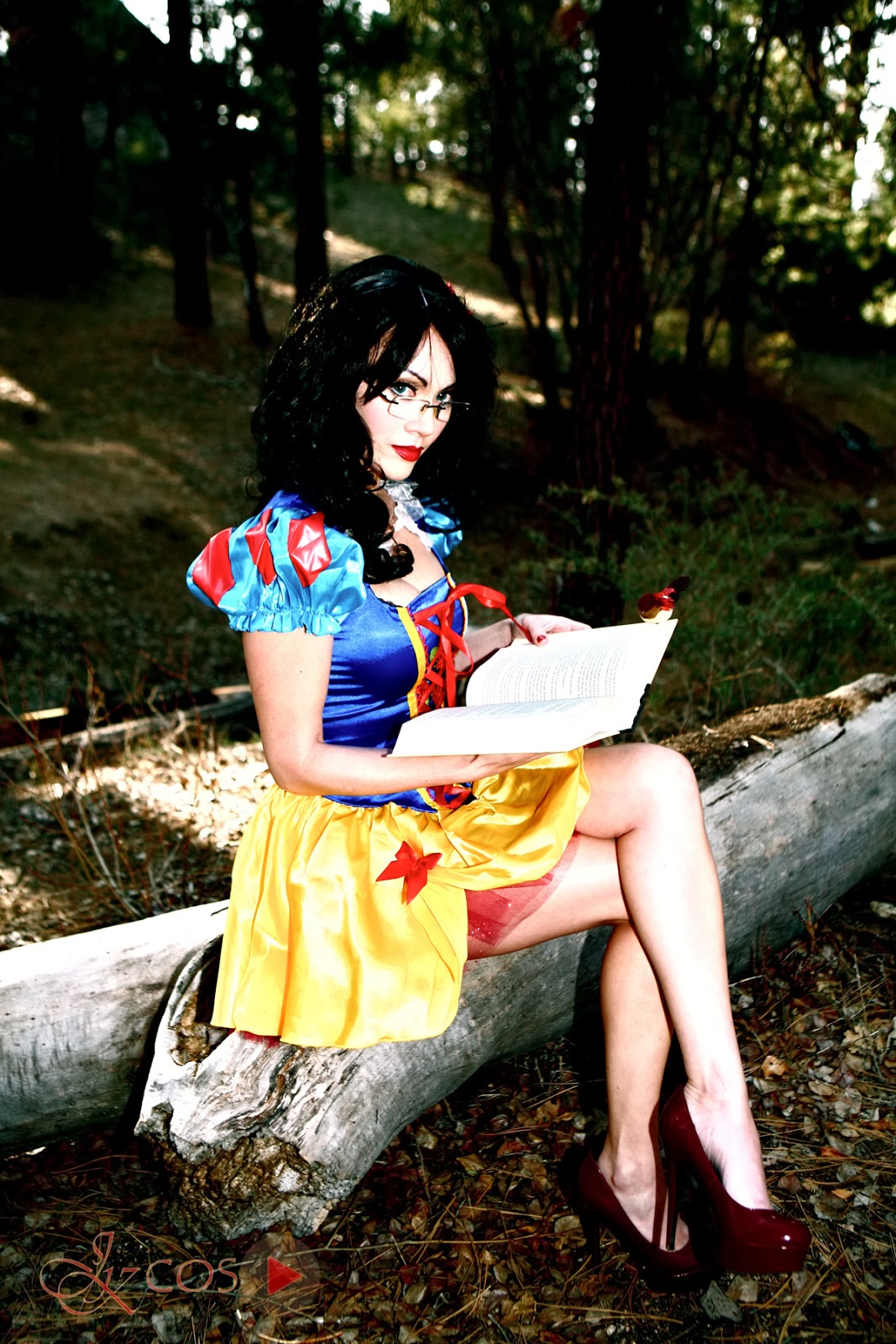 Tech Media Tainment Sexy Snow White Cosplay Photos